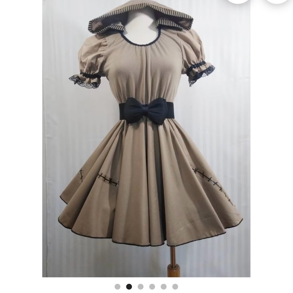 Gothic dress handmade in Massachusetts 🕷️